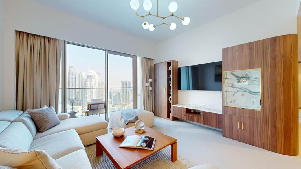 PILLOW-Grande-Downtown--Living-Room 1