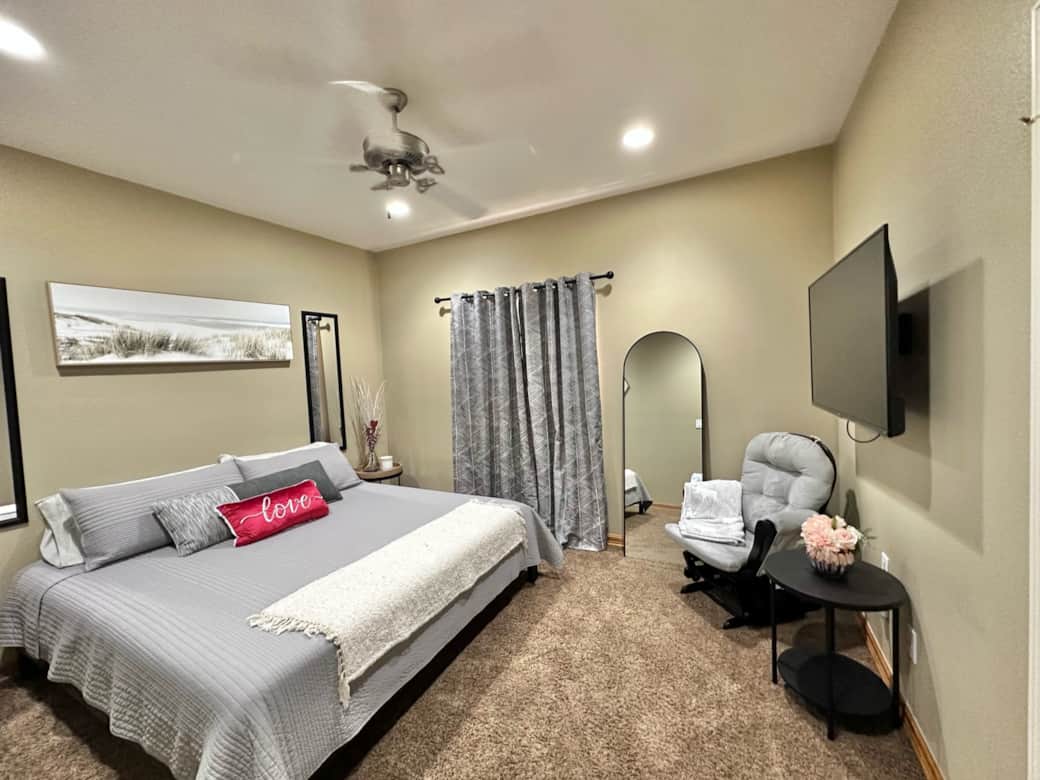 Bedroom 2 - King size bed w/ smart TV 