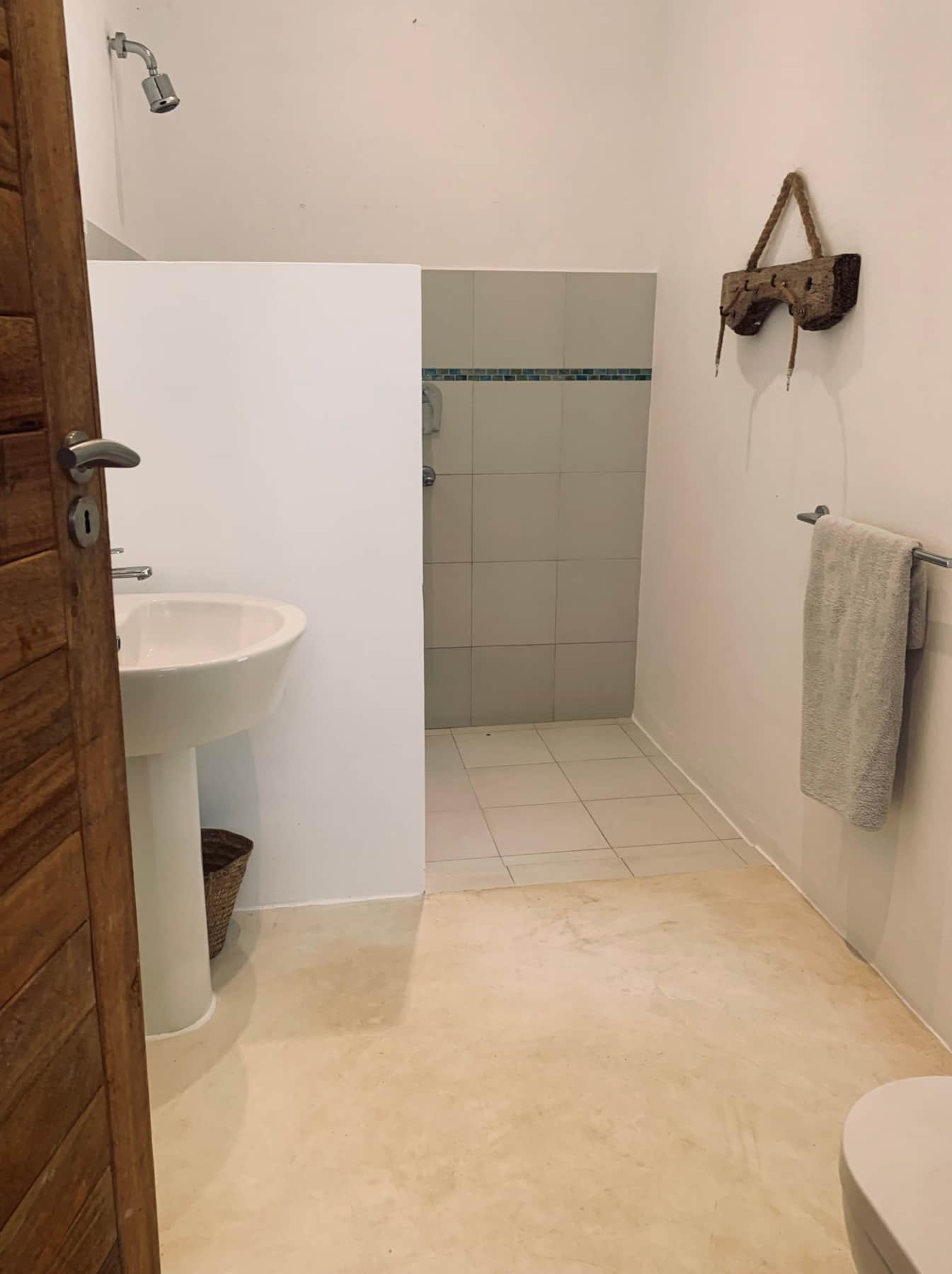 Palm Villa Bathroom.jpg