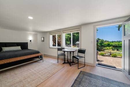 Room 5/Nehalem River Inn