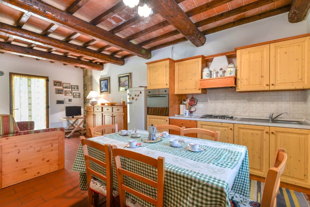 Cerchi un break low cost? Castel del Piano offre piscina, parcheggio e self check-in. Non lontano dalla Val d'Orcia, San Filippo, Saturnia e Monte Amiata. Vicino alle piste da neve, goditi il massimo risparmio senza rinunciare ai comfort essenziali Cerchi un break low cost? Castel del Piano offre piscina, parcheggio e self check-in. Non lontano dalla Val d'Orcia, San Filippo, Saturnia e Monte Amiata. Vicino alle piste da neve, goditi il massimo risparmio senza rinunciare ai comfort essenziali