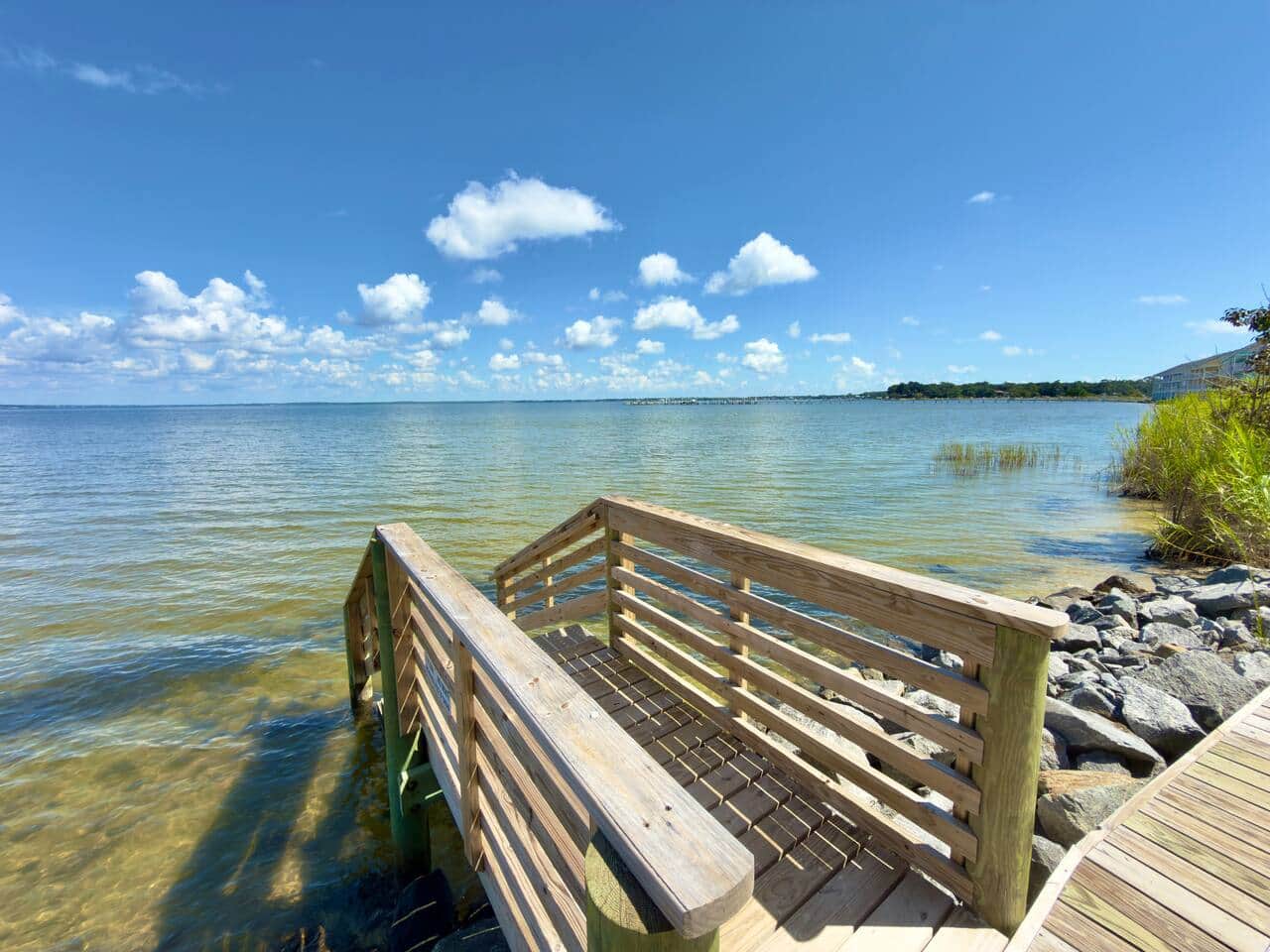 Pelican's Perch: Kayaks, Views & More!