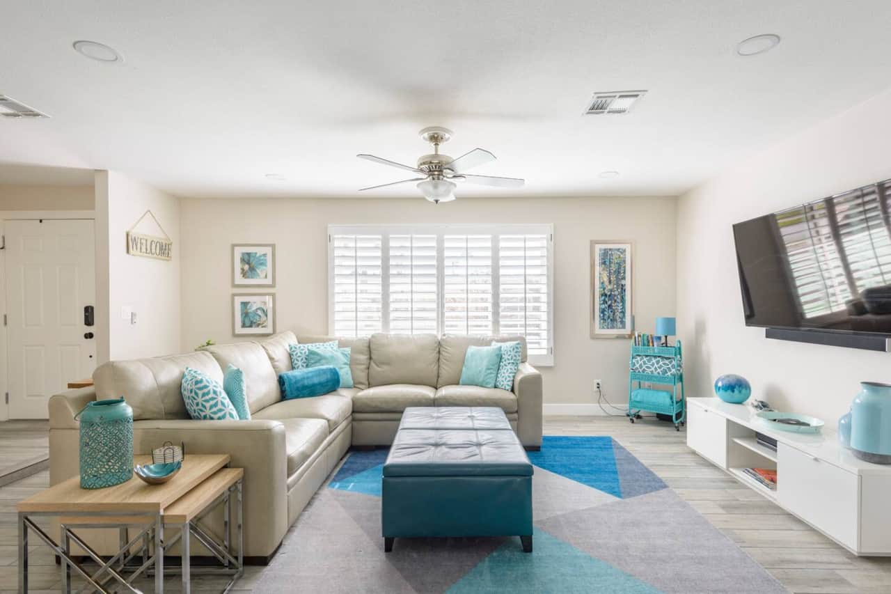 Large, Open Family Room with 4k Smart TV