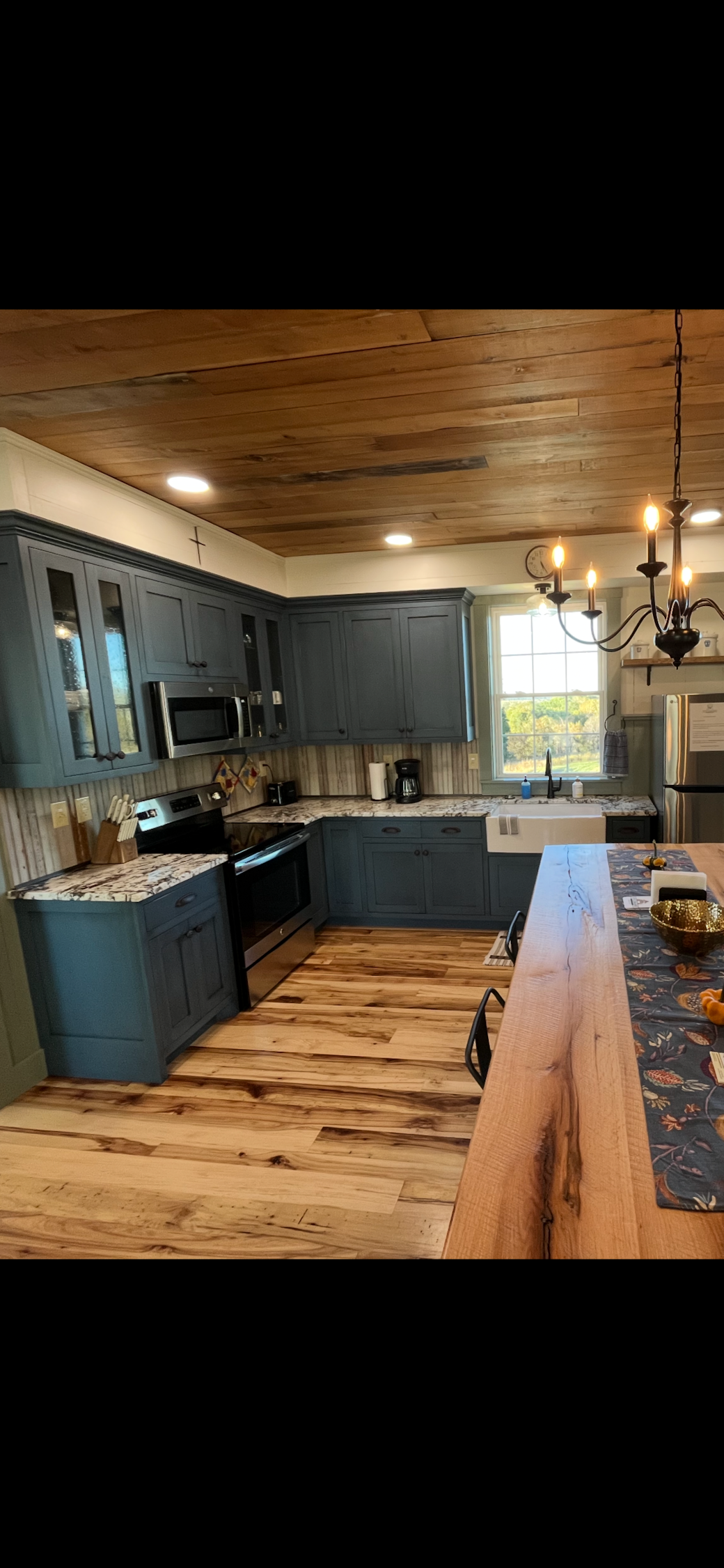 Custom kitchen cabinets with granite countertops