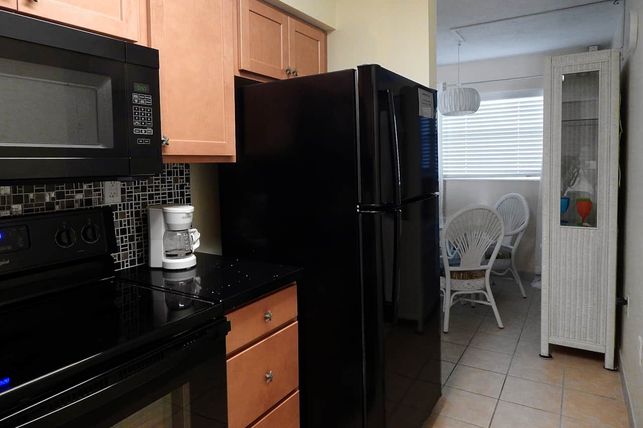 Unit #28 Full sized appliances.