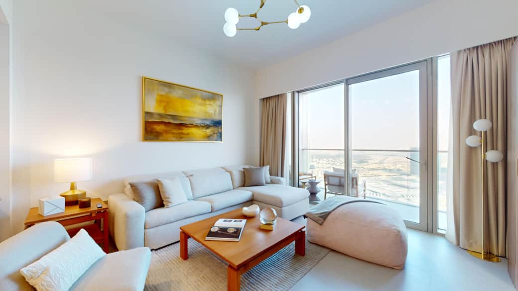 PILLOW-Grande-Downtown--Living-Room 3