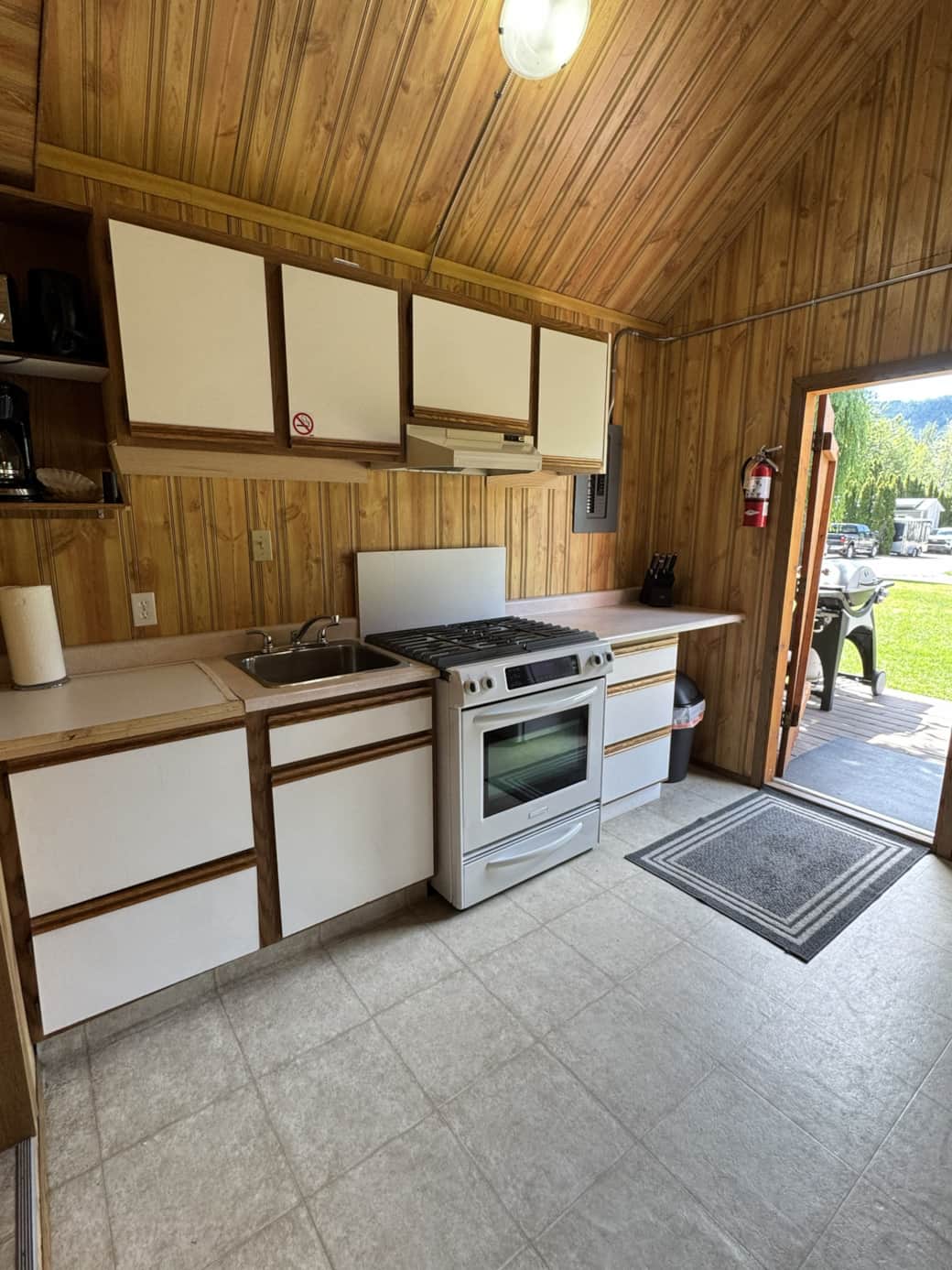 Full Kitchenette for family stays