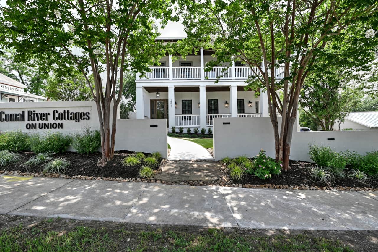 291 Sidewalk Entrance