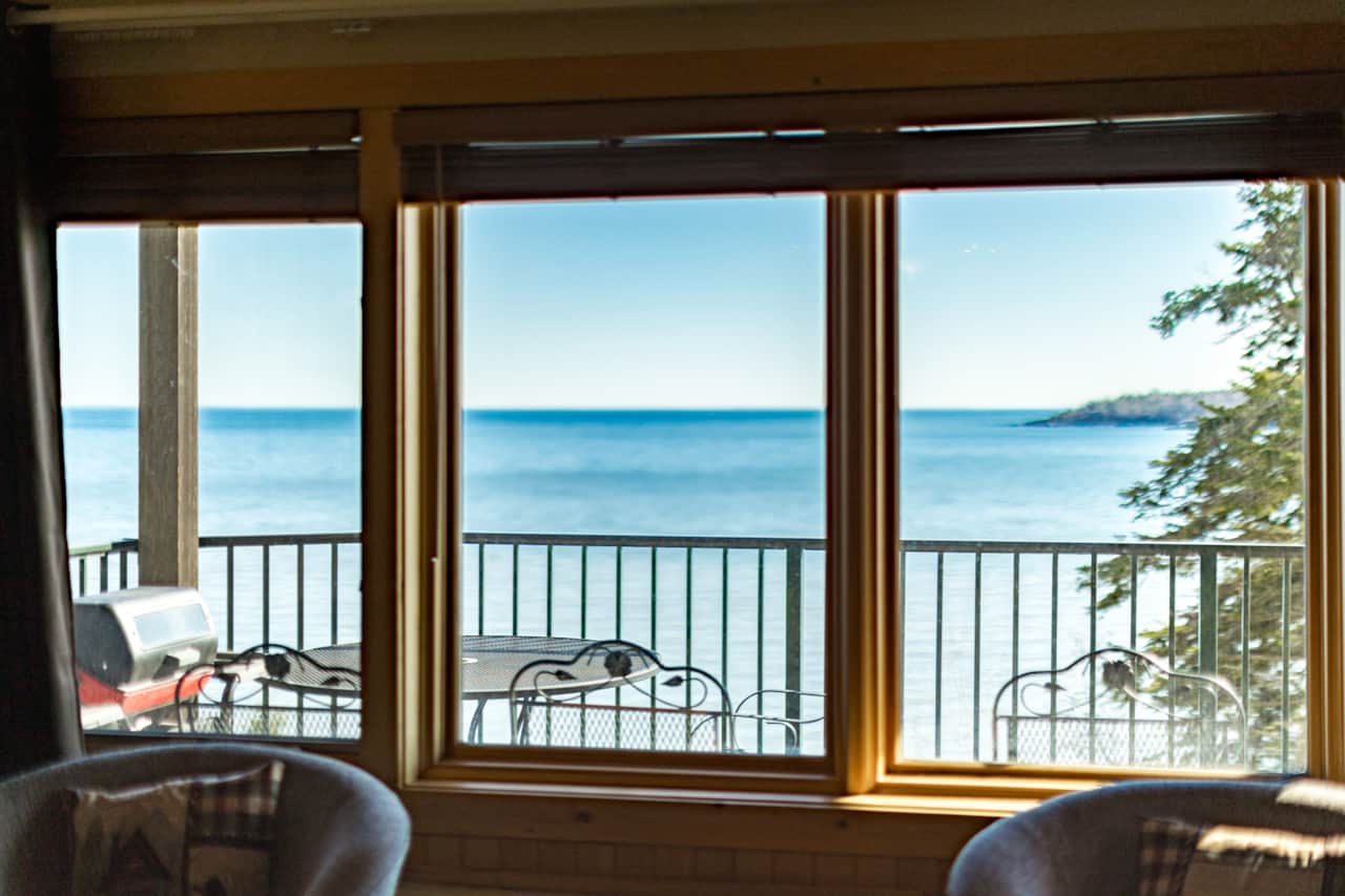Panoramic Lake views from every seat in the living room