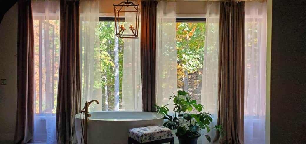 North Suite Tub