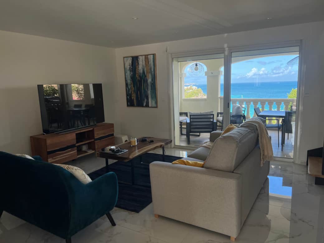 Sxm livingroom seaview