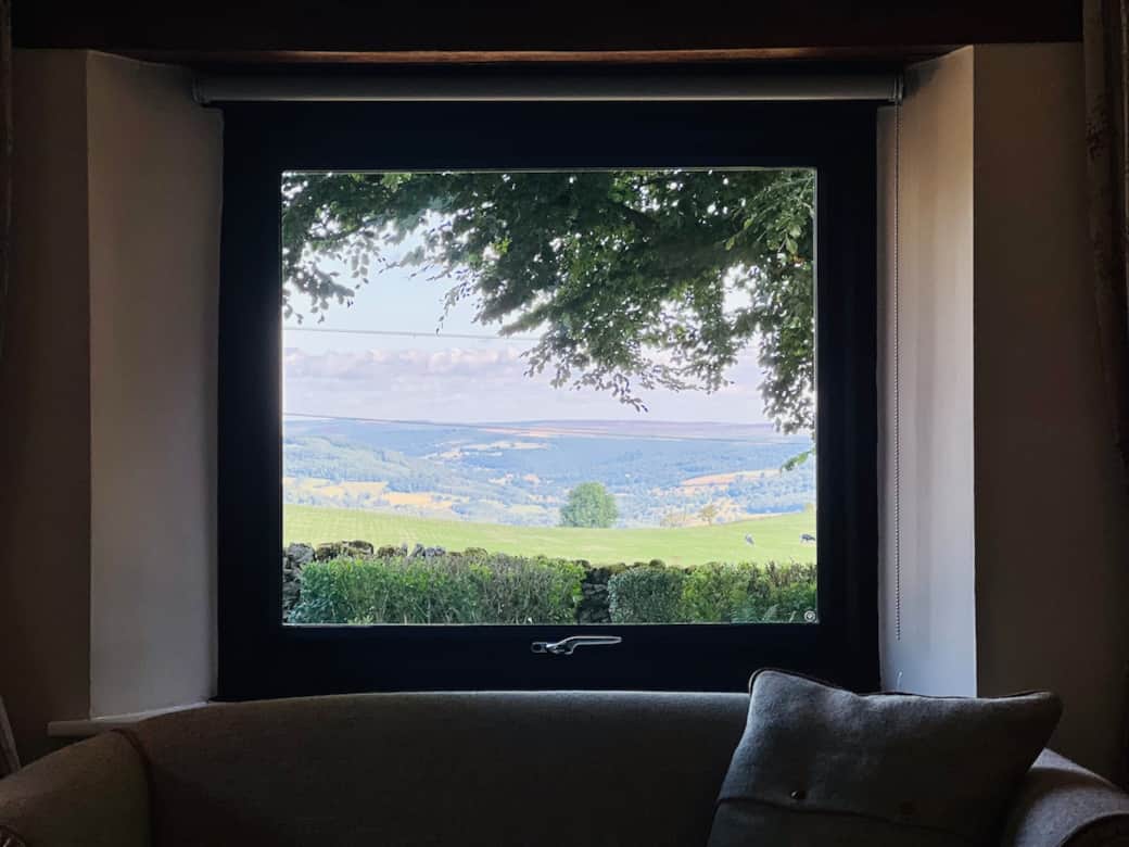 Can you spot Chatsworth House right on the middle? Can you spot Chatsworth House right on the middle?