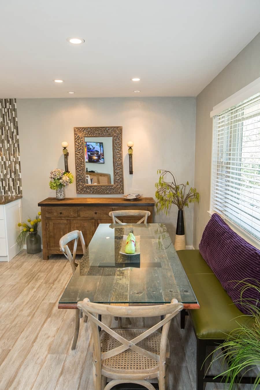 Dining Area Dining Area