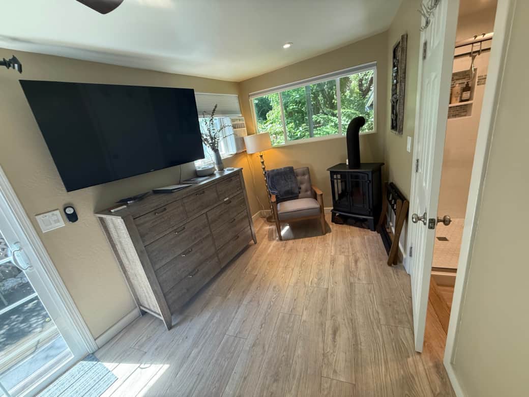 Bedroom w/ Large TV, Electric Fireplace