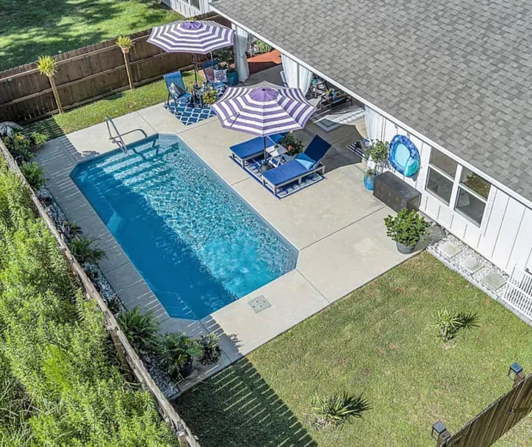 Beautiful pool!