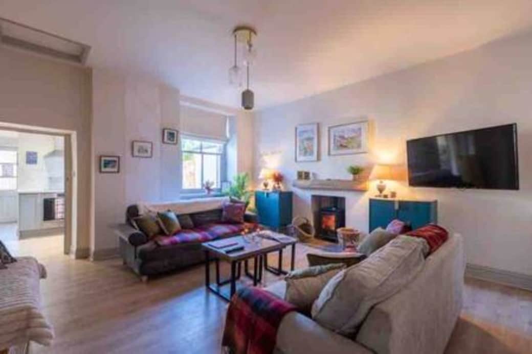 The cottage is cosy all year, the tall rooms offer shade in the Summer and are cosy come winter. The cottage is cosy all year, the tall rooms offer shade in the Summer and are cosy come winter.