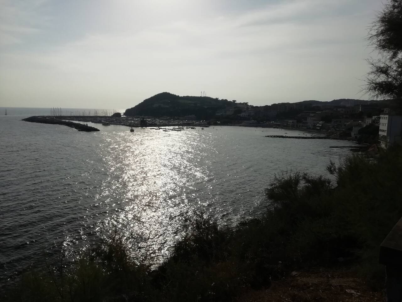 Visto del Golfo di Salivoli da Lungomare Marconi