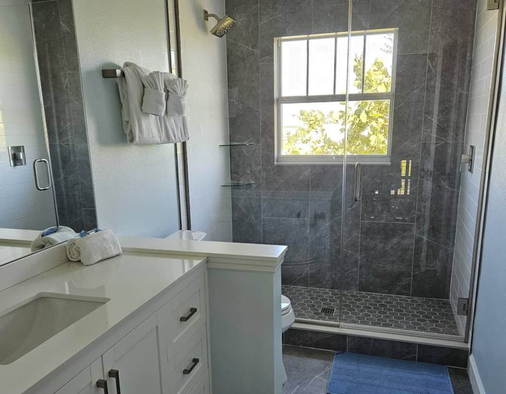 Shared Bathroom for Peach and Turquoise BR