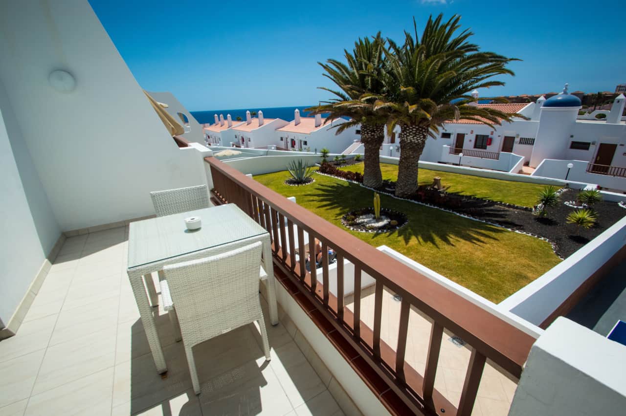 Balcone con vista sui giardini e sull'oceano