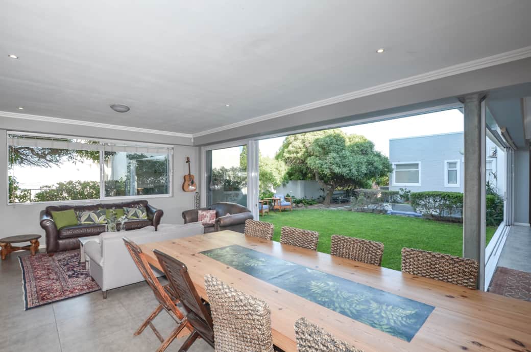 Dining area opening up onto the garden Dining area opening up onto the garden