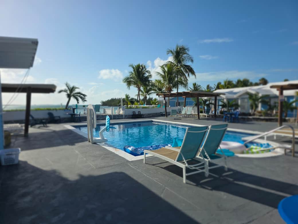 resort pool
