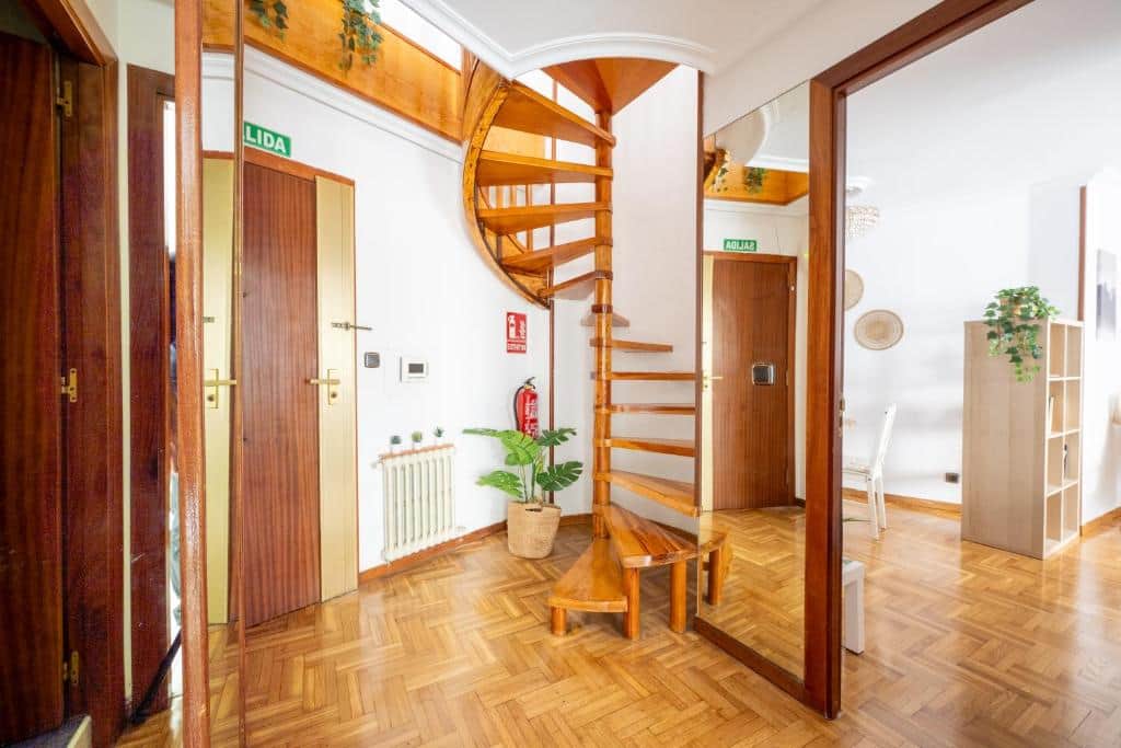 Escaleras vestíbulo