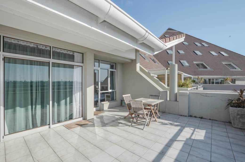 Back Balcony with Lake Views Back Balcony with Lake Views