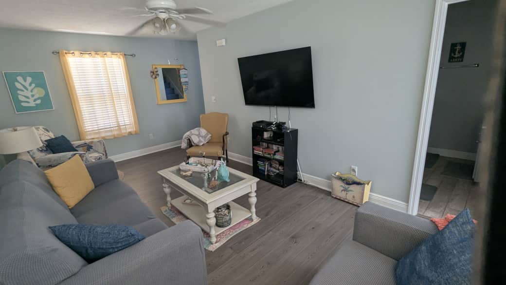 Living room with 51" Smart TV