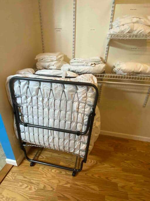 Twin Roll Away Bed