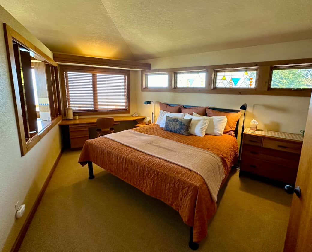Luxurious King bed