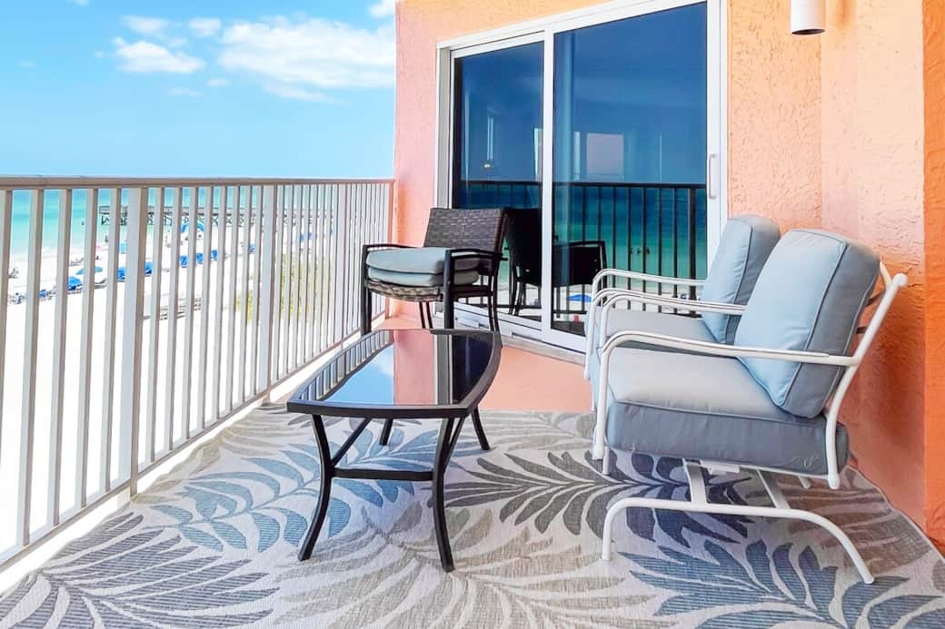 Huge 21' balcony and seating for everyone.  Perfect spot for coffee or a cocktail.  Sunsets are the best on this balcony!