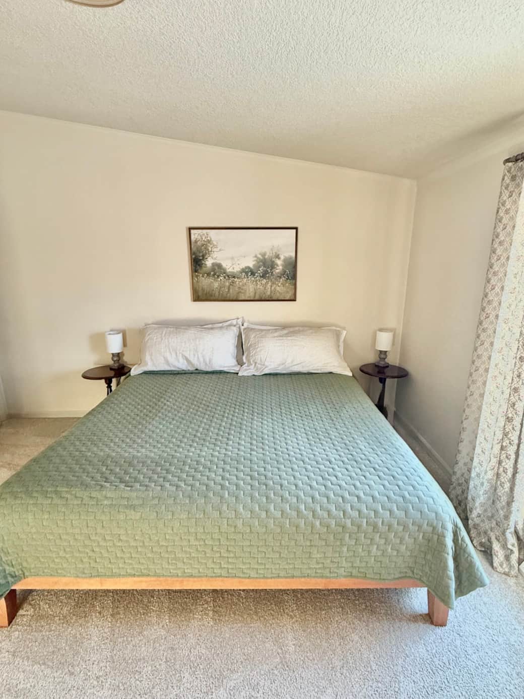 Bedroom 2 (King Bed)