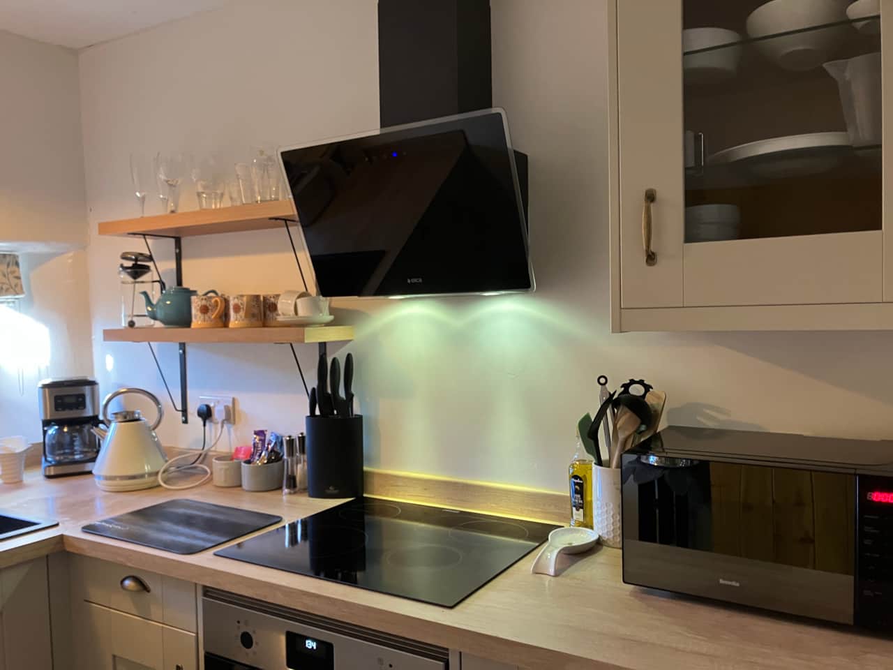 Electric hobb and oven