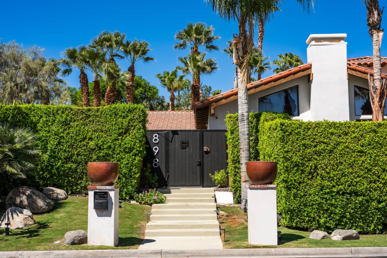 5 mercury-palms-desert-landscaping-palm-trees-entrance