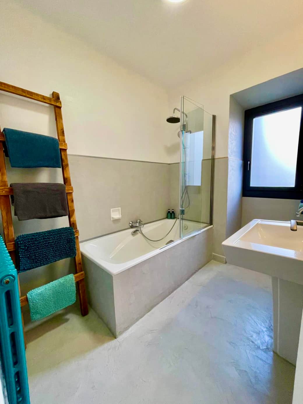 - Chambre #3 - Salle de bain