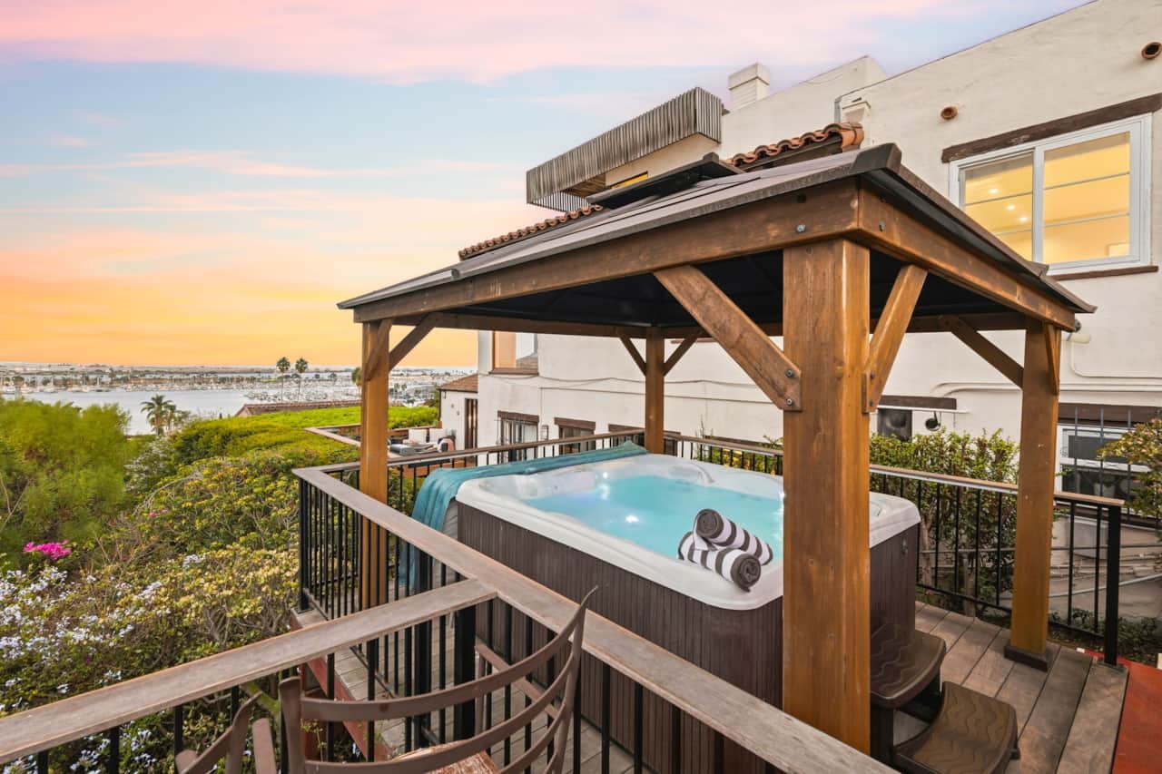 Private Hot Tub with Beautiful Bay Views