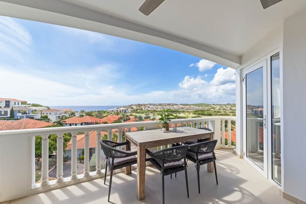Perfect spot to enjoy a cup of coffee and the stunning views! Perfect spot to enjoy a cup of coffee and the stunning views!