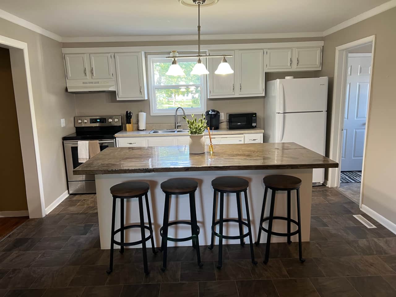 Eat in kitchen