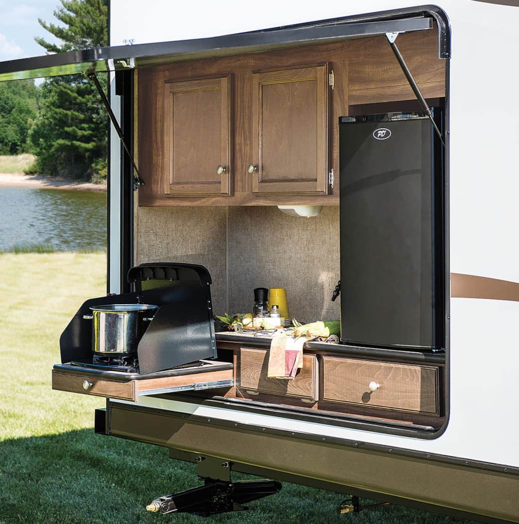 2016 KZ RV Sportsmen Show Stopper S314BHKSS Outside Kitchen
