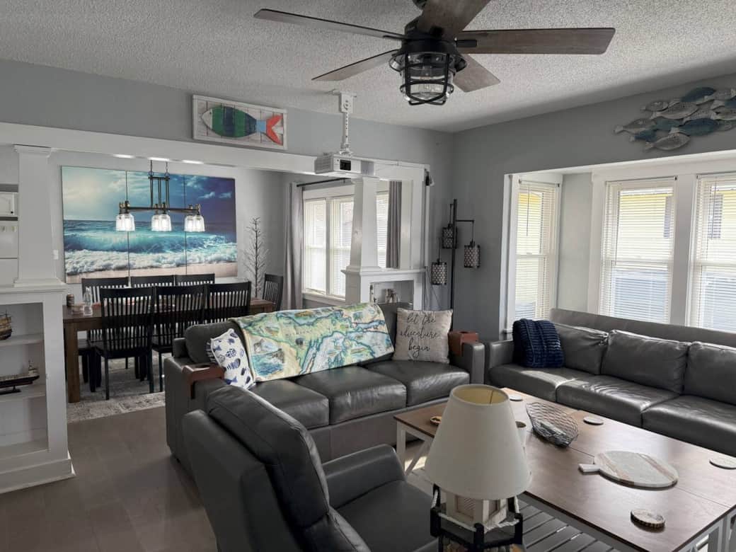 Theater/Living Room Theater/Living Room