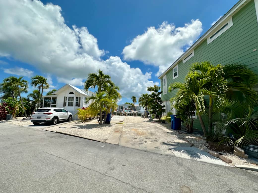 Lot 430. 35' Concrete Seawall Lot 430. 35' Concrete Seawall