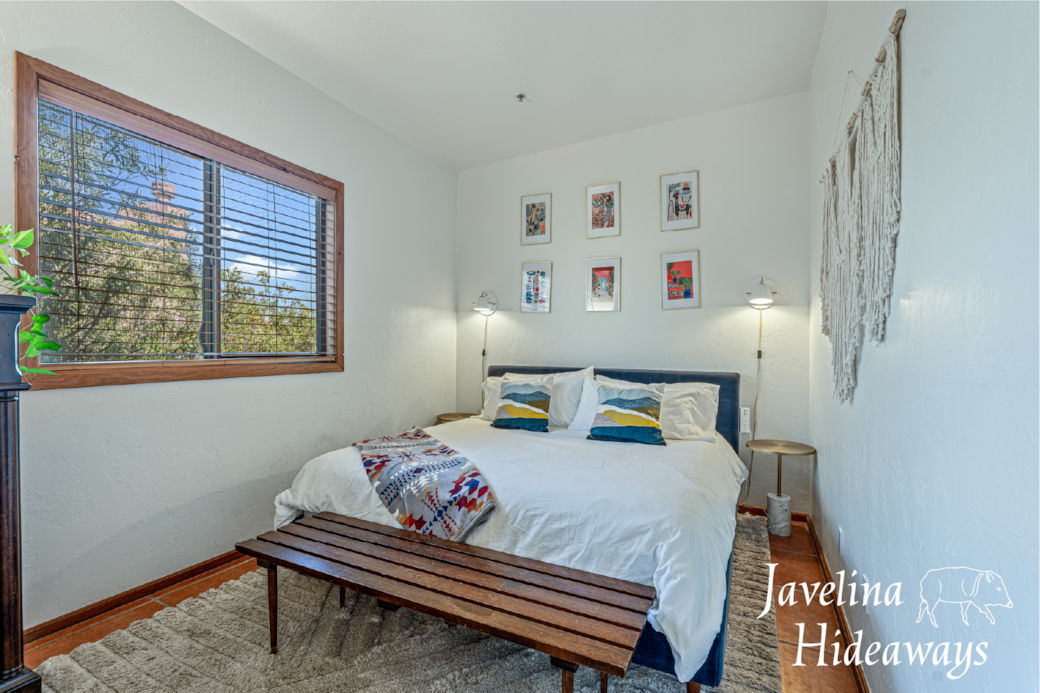 Bedroom w/King Size Bed