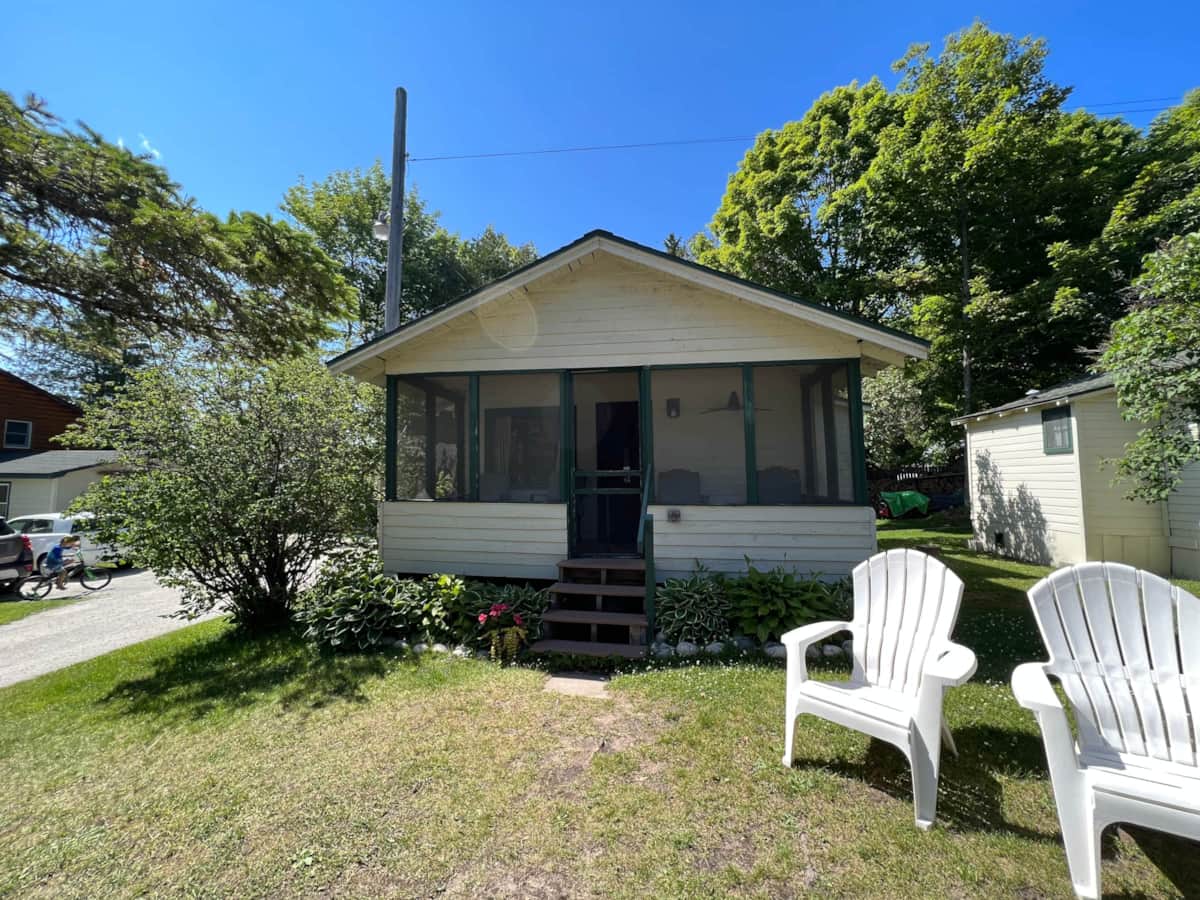 5 Huron Cabin Les Cheneaux Islands Cedarville, MI Cabin in