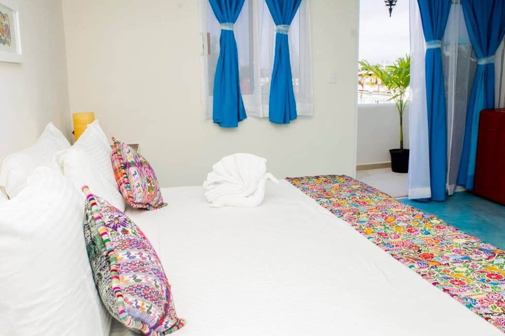 Yucatan - Bed, Balcony