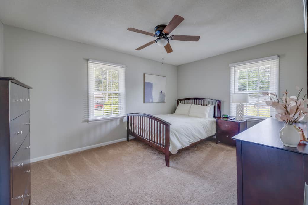 Bedroom 2 w /Smart TV