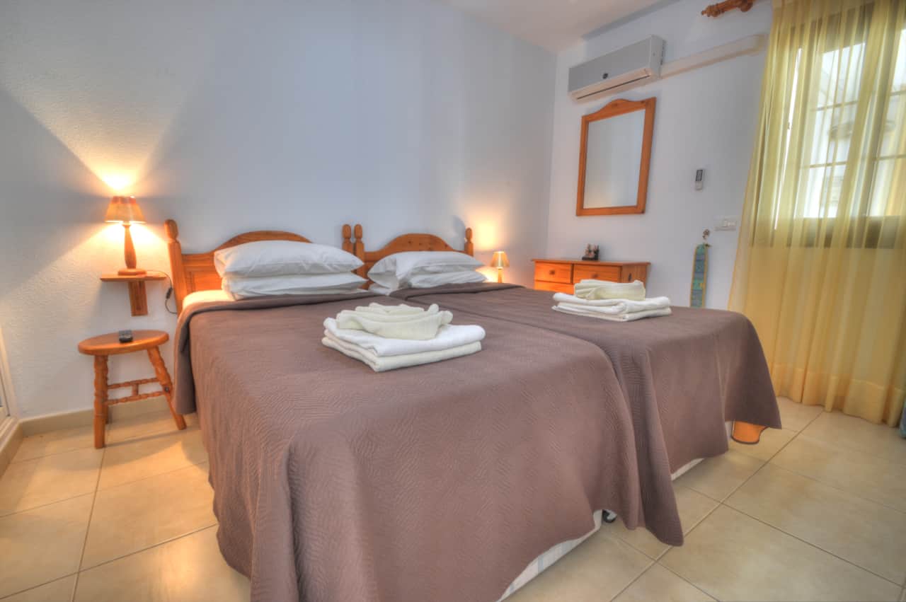 Camera da letto con due letti singoli