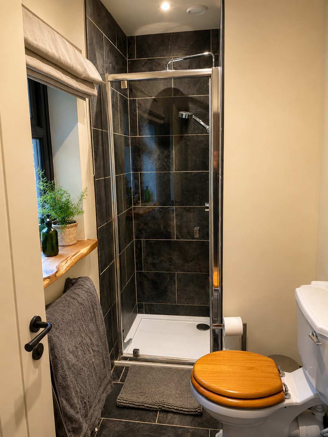 Bedroom 1 - En Suite