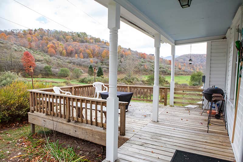 Slatyfork Homestead Cozy Farmhouse, 10 mins from Snowshoe! Vacation Home in Pocahontas County