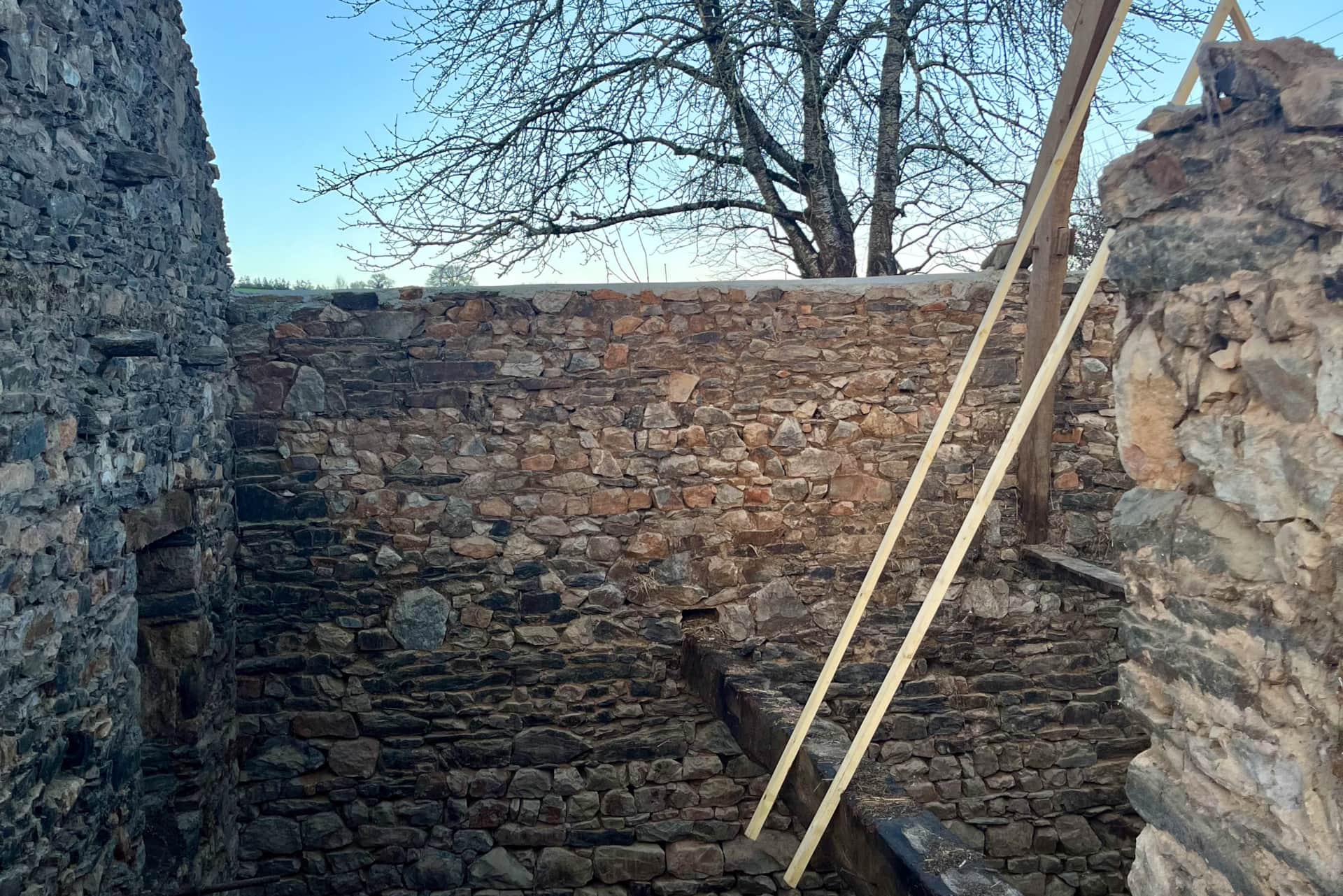 La petite grange pendant les travaux en 2025