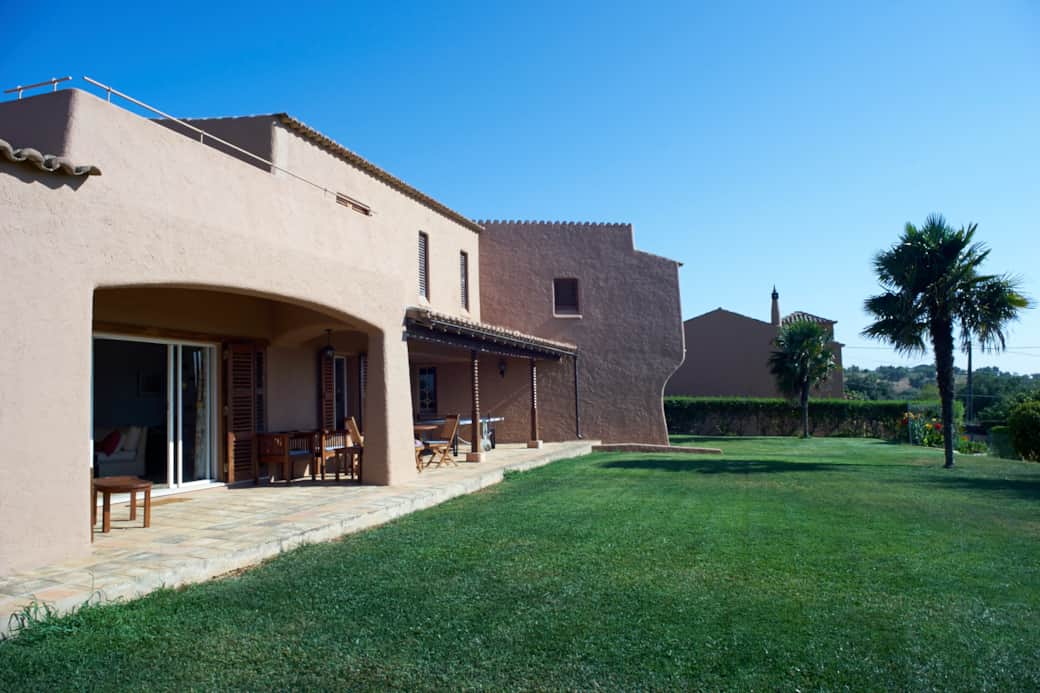 Ladeira da Nora: front terrace